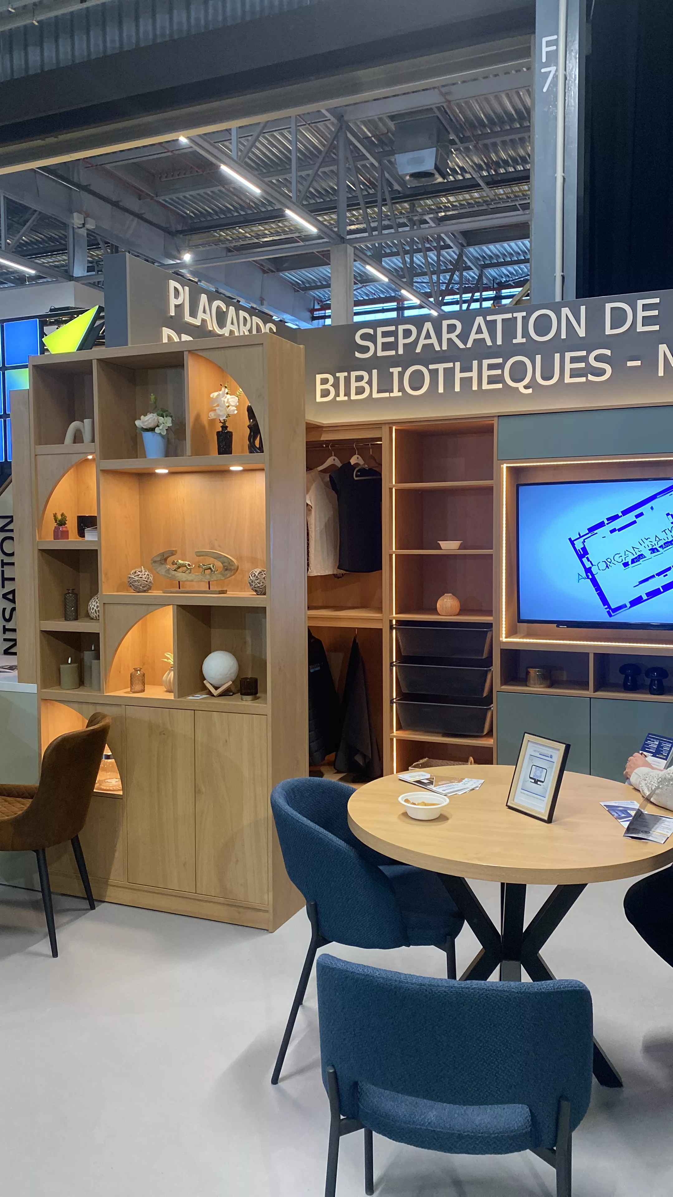 Salon Belhabitat Tournai, photo d'une partie des agencements présentés lors du salon